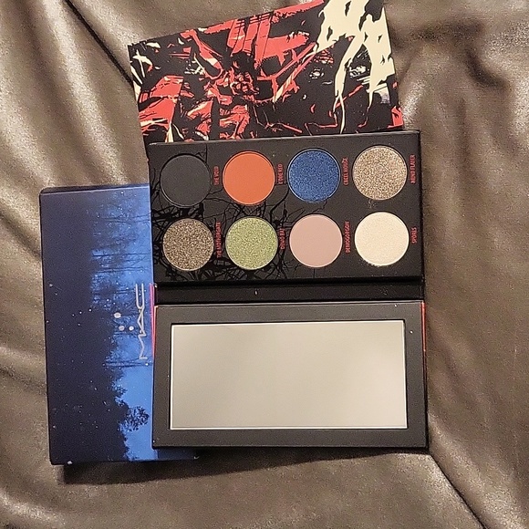MAC Cosmetics The Void Eye Palette / MAC x Stranger Things - Picture 3 of 4
